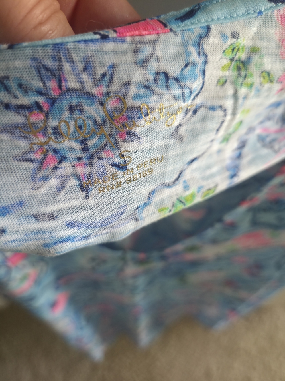 Lilly Pulitzer- Lilly Loves Cape Cod - Picture 4 of 6